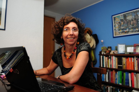 Ana Agostino, Vicepresidenta I del ILO, ex Defensora de Vecinas y Vecinos de Montevideo Ana Agostino, Vicepresidenta I del ILO, ex Defensora de Vecinas y Vecinos de Montevideo